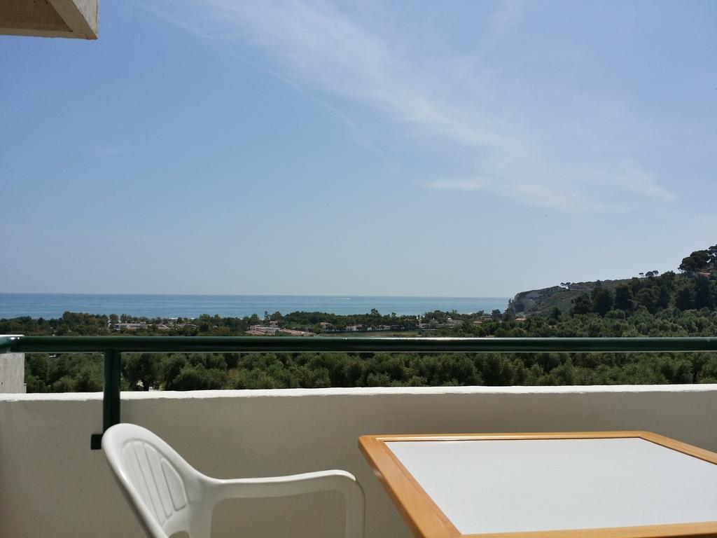 Centro Di Soggiorno Il Belvedere Vieste Ruang foto